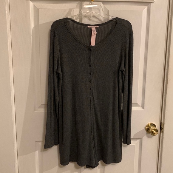 NEW Victoria Secret Ribbed Romper - Picture 1 of 12